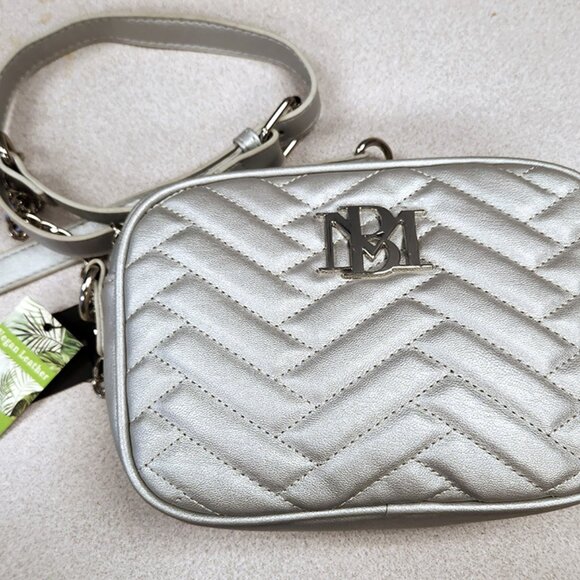 Badgley Mischka Silver Crossbody Bag NWT - Picture 4 of 6